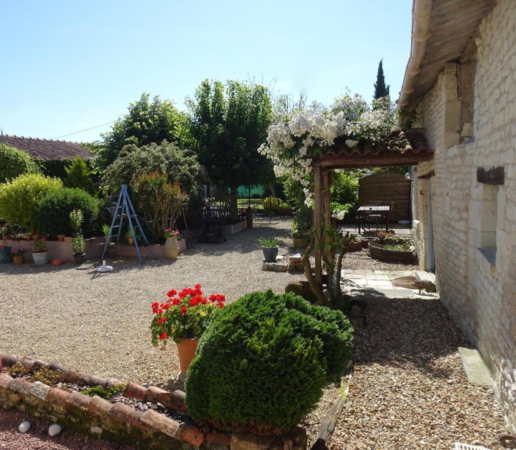 Les Coindries Villa Faye-la-Vineuse Buitenkant foto