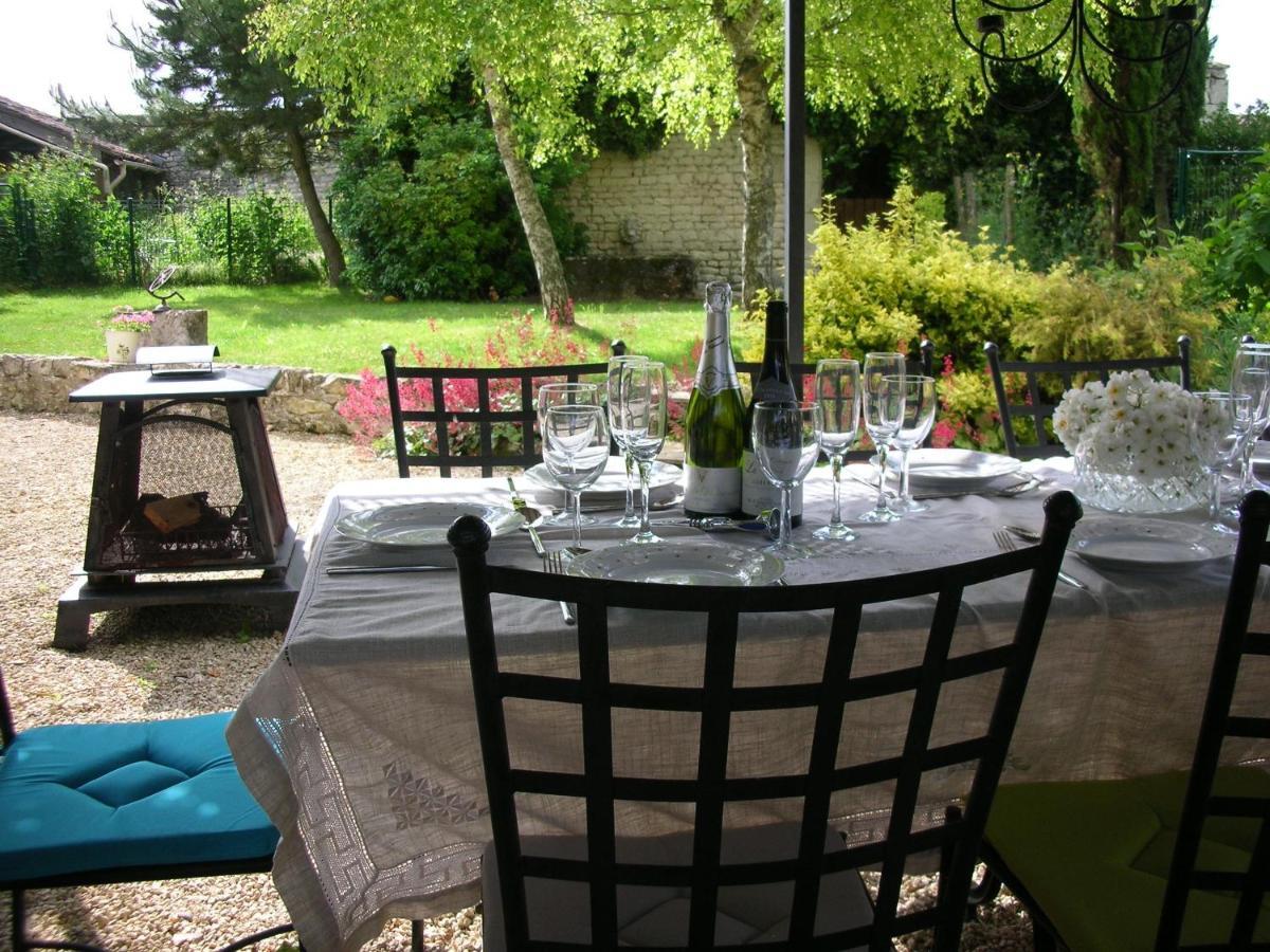 Les Coindries Villa Faye-la-Vineuse Buitenkant foto